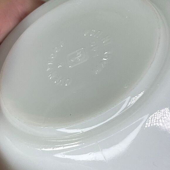 VTG lot of 2 Anchor Hoking Fire King milk glass soup bowls. - Picture 3 of 7